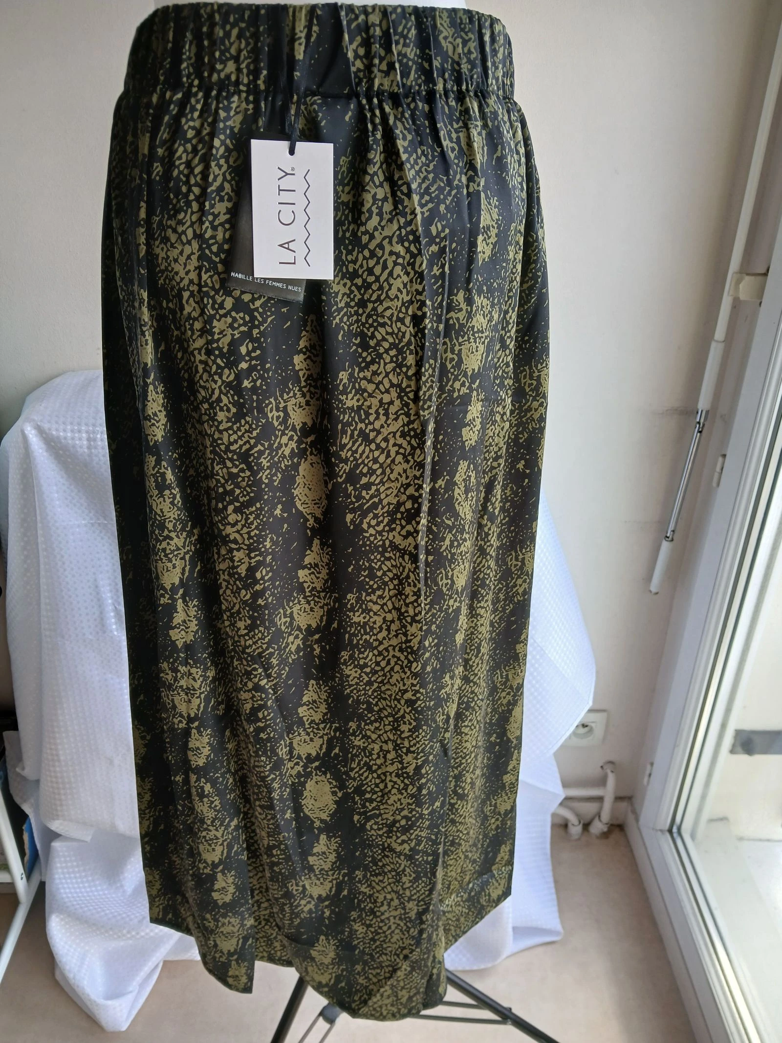 Falda con abertura La City talla 38 – photo 7